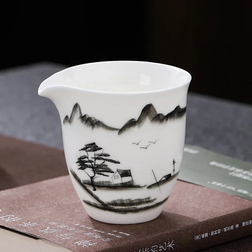 桃18园 品汁手绘釉下彩能量玉瓷公道杯